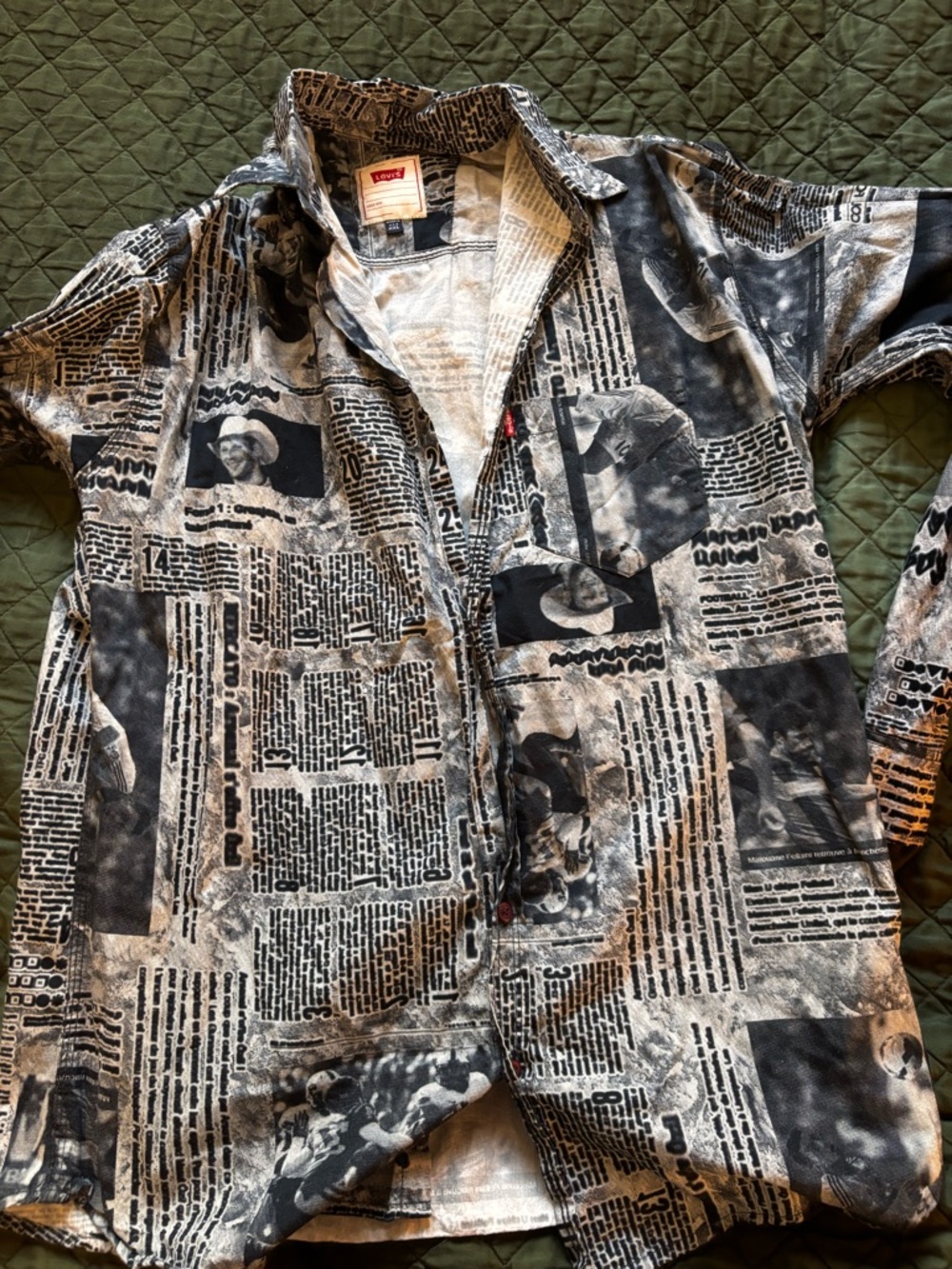 Levi's Black and Gray Print Button-Up Shirt XXL- fits like a L